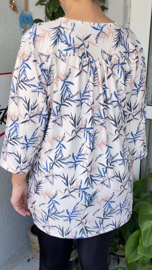 Camiseta Chic Vibe Cuello en V Tienda Zene