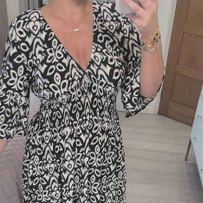 Vestido floral vintage con escote en V