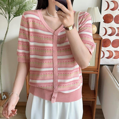 "Cárdigan Rosa Chic". En 2025